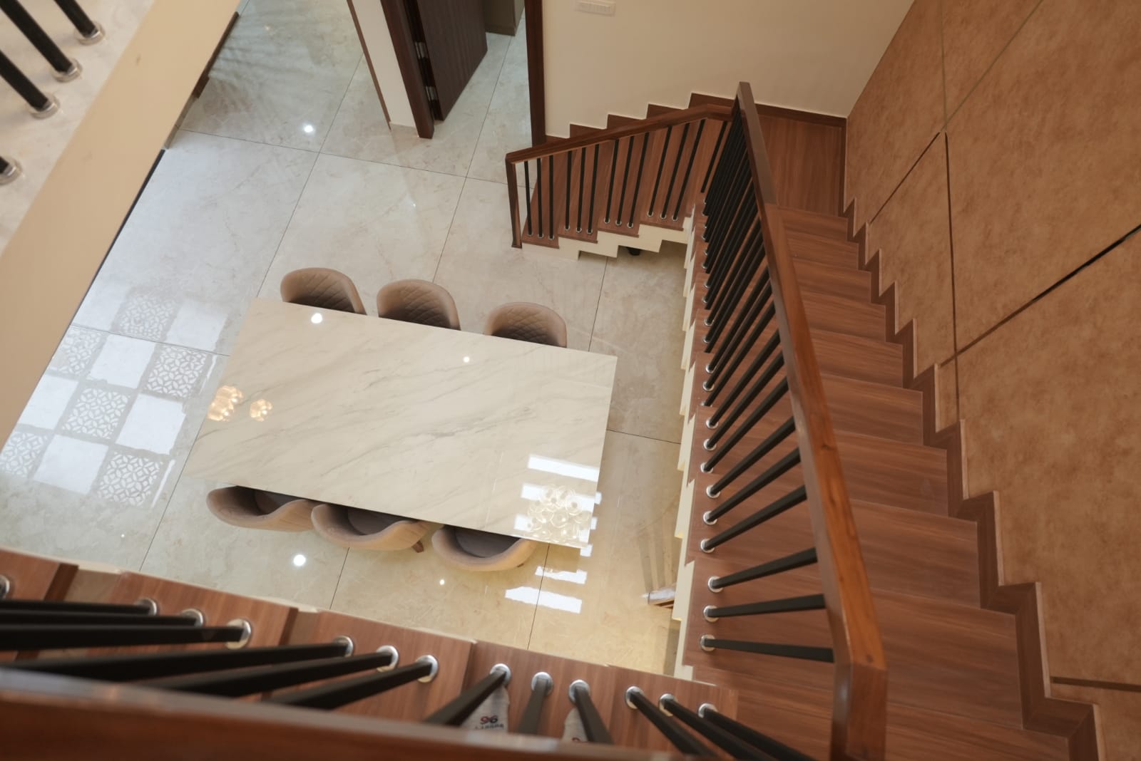 Modern Home gallery image 11