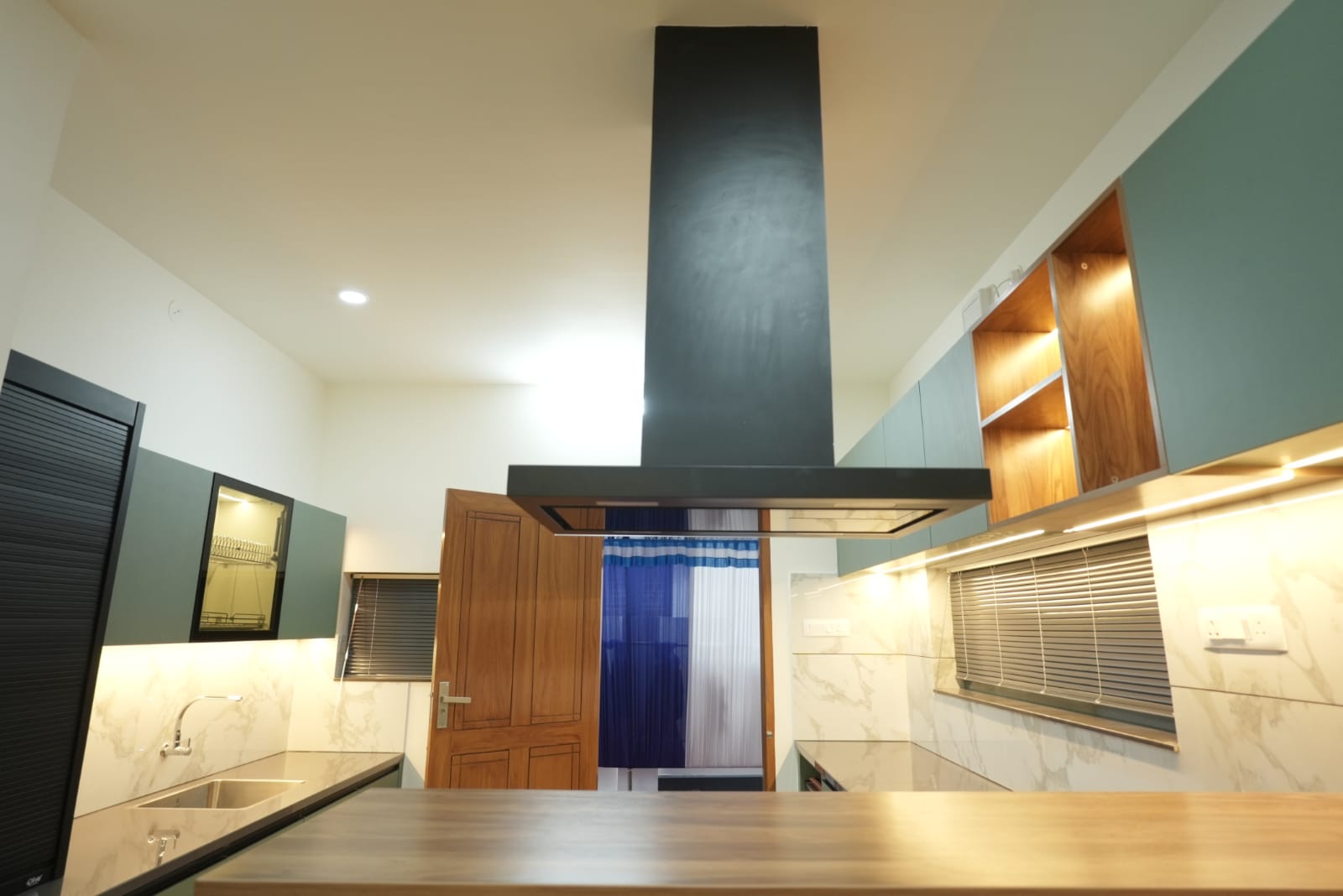 Modern Home gallery image 14
