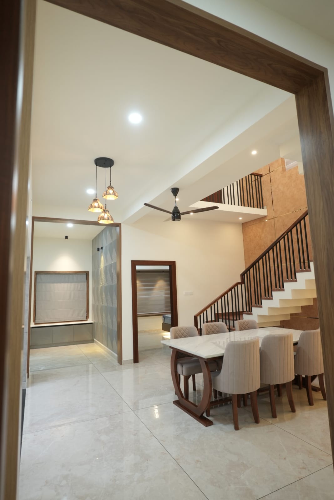 Modern Home gallery image 16