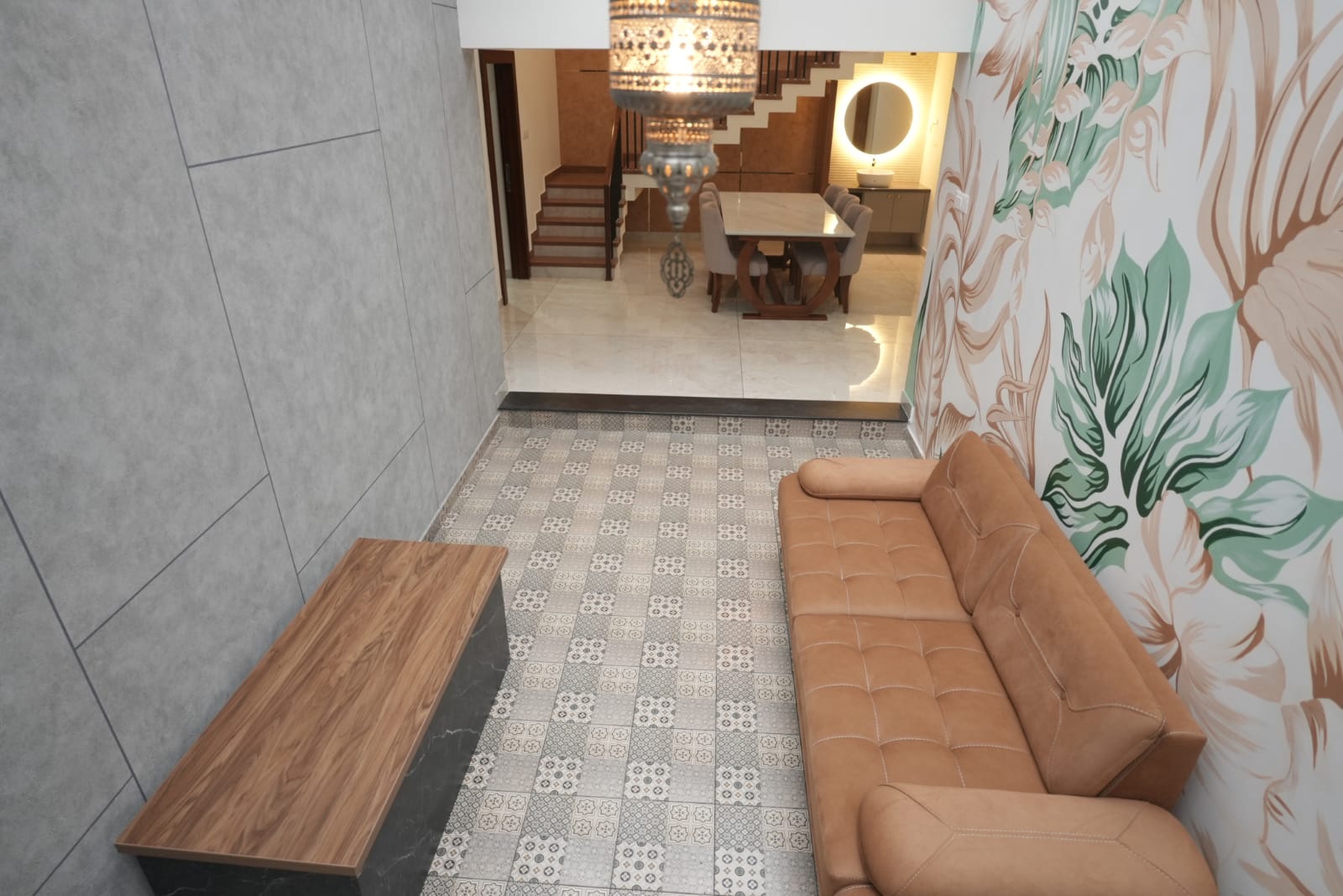 Modern Home gallery image 5