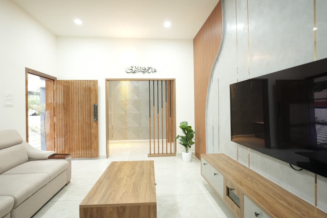 Modern Home gallery image 6