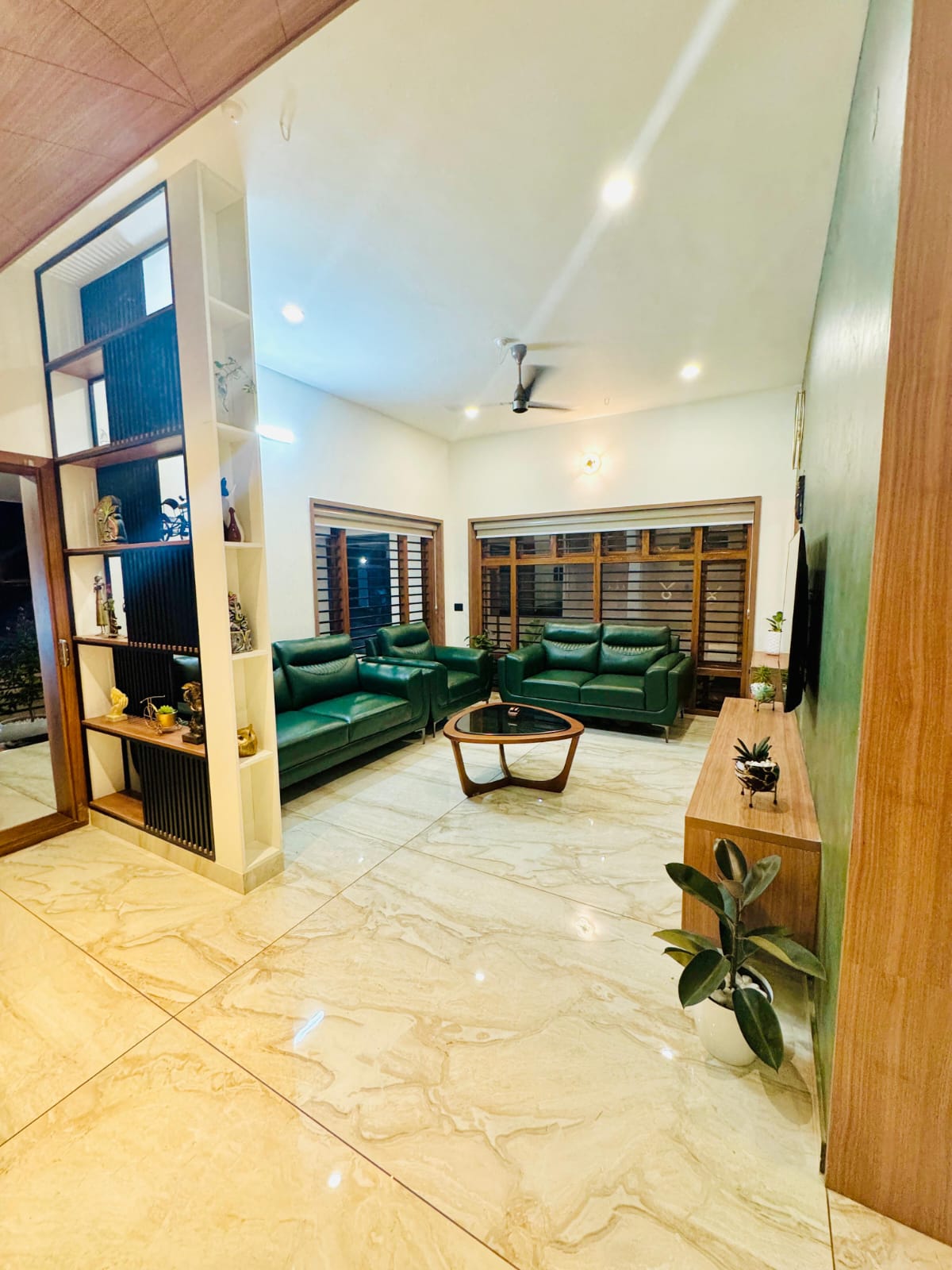 Modern Home gallery image 1