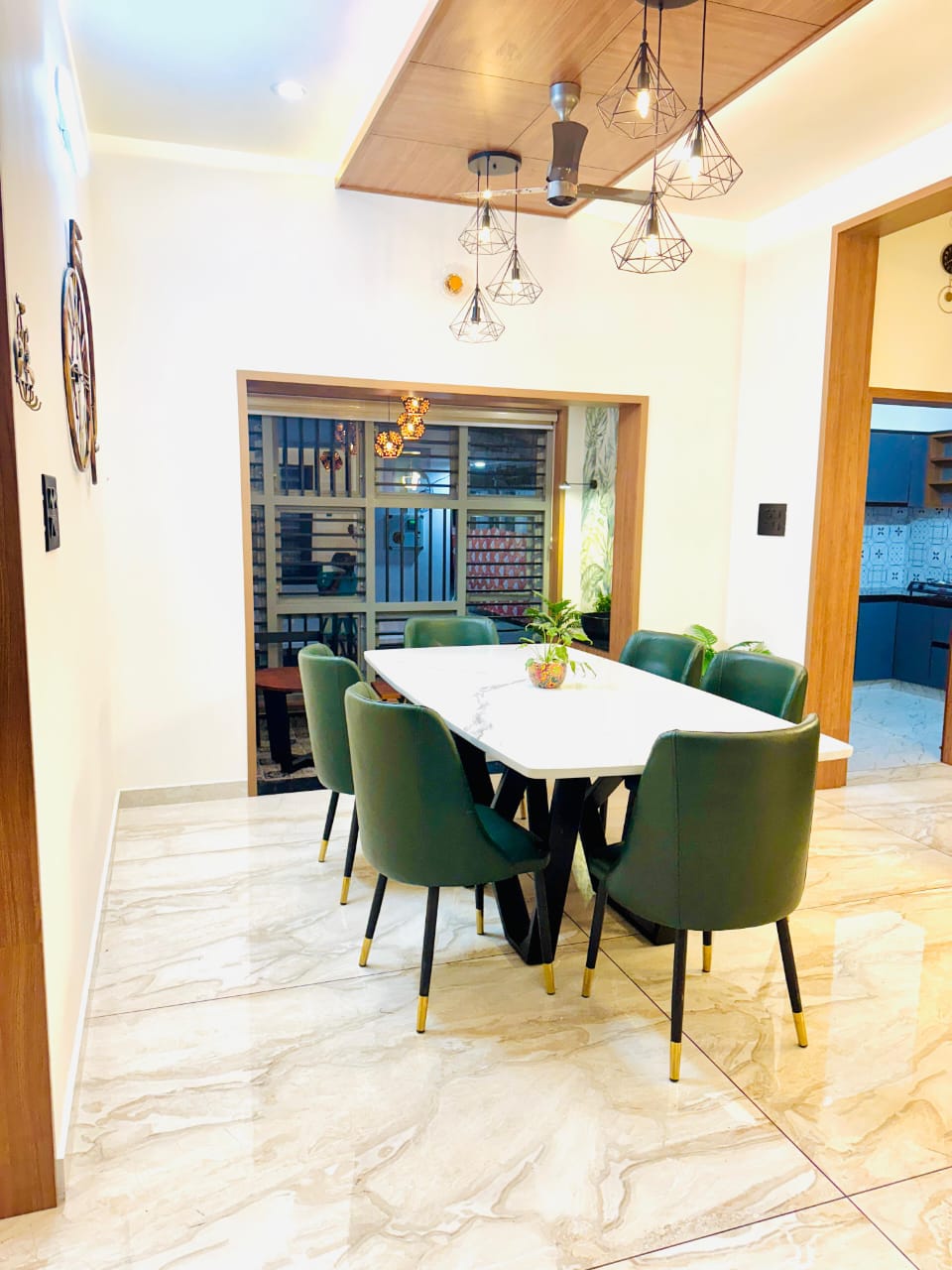 Modern Home gallery image 3
