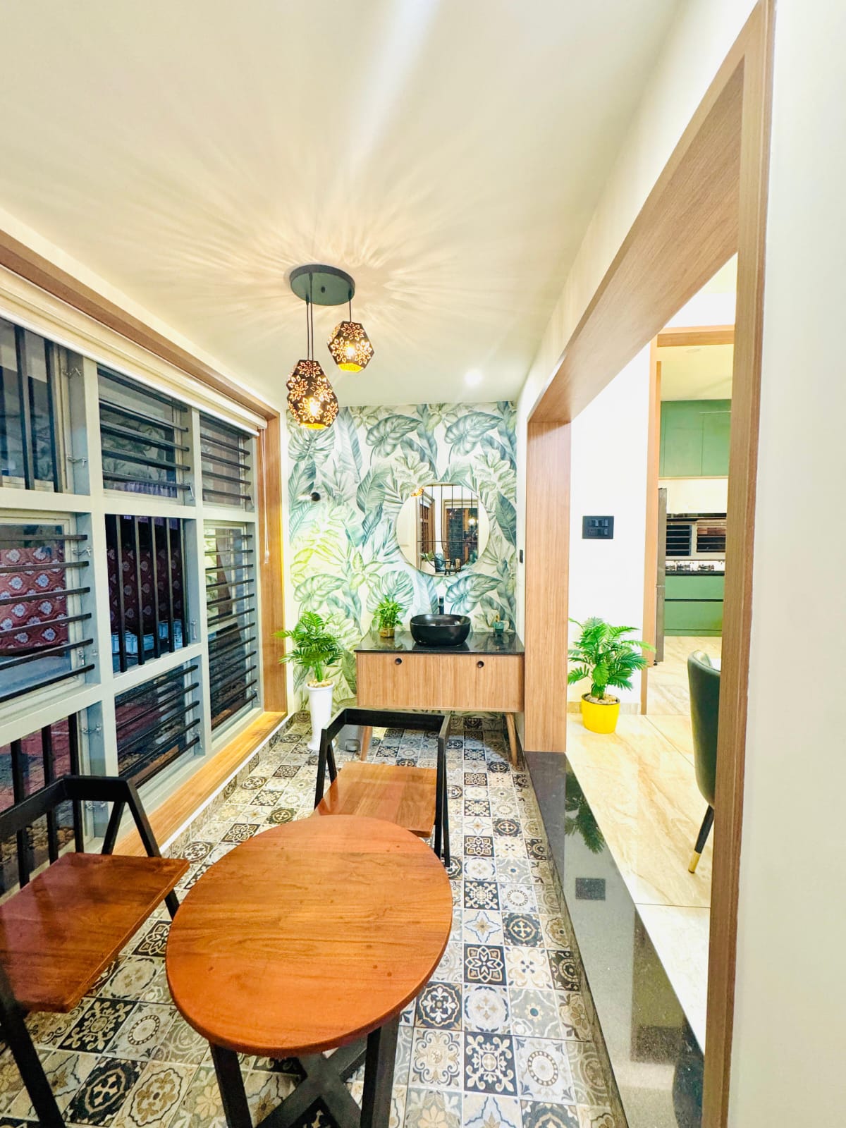 Modern Home gallery image 5