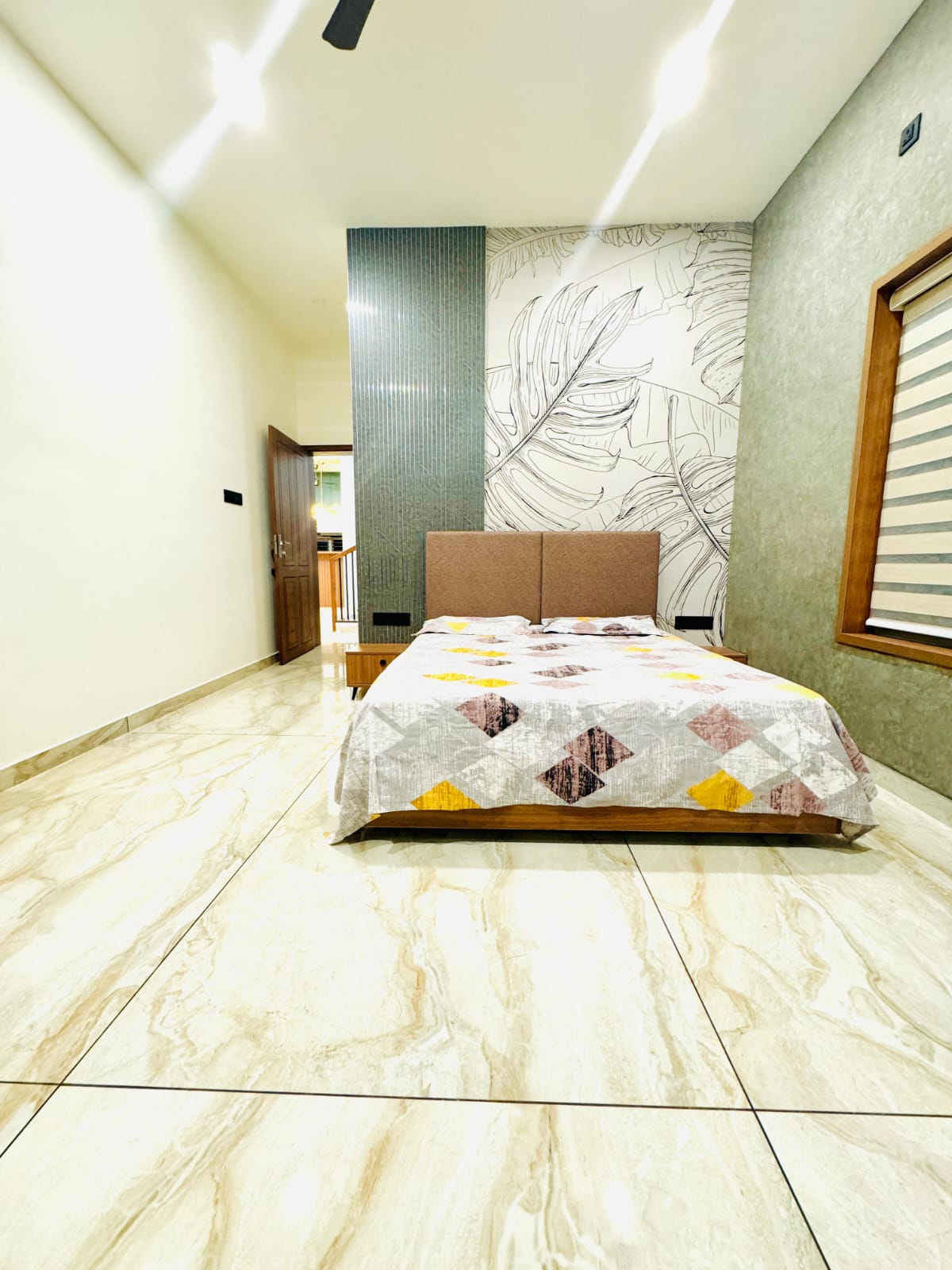 Modern Home gallery image 6