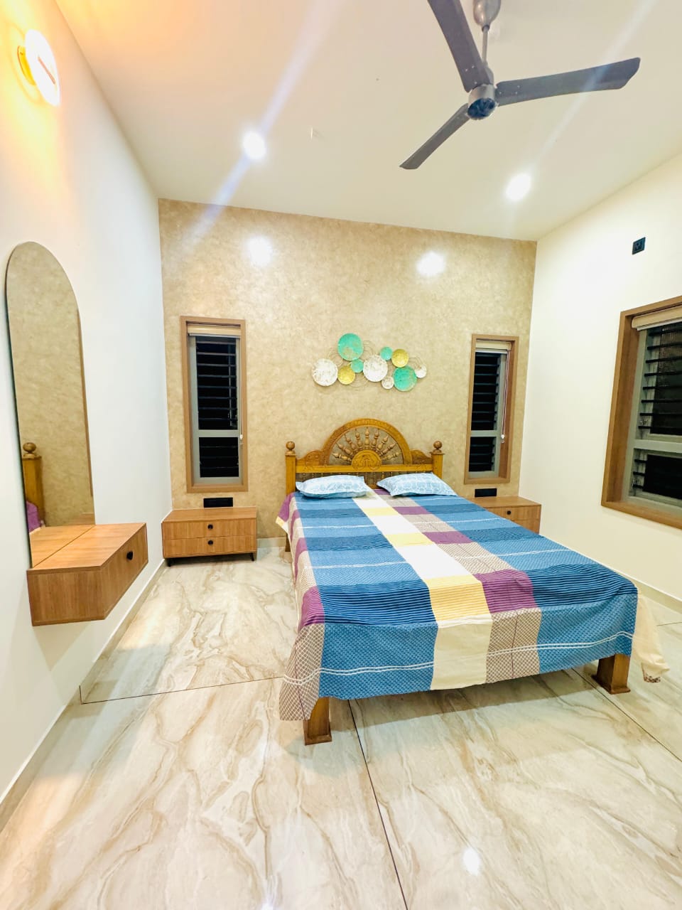 Modern Home gallery image 8