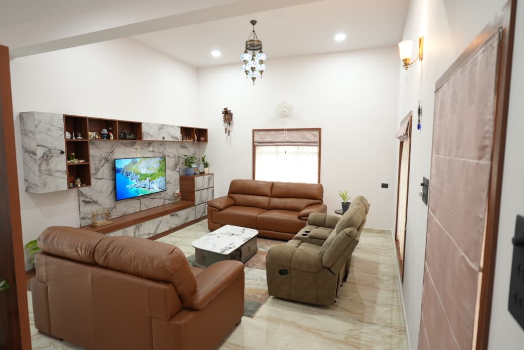 Modern Home gallery image 11