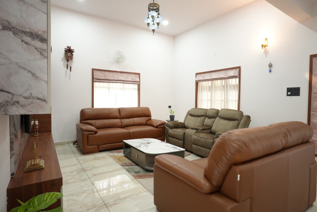 Modern Home gallery image 13