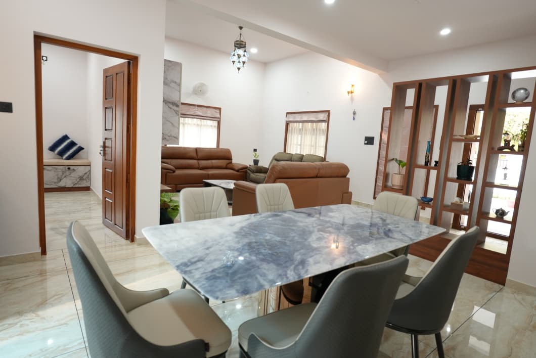 Modern Home gallery image 18