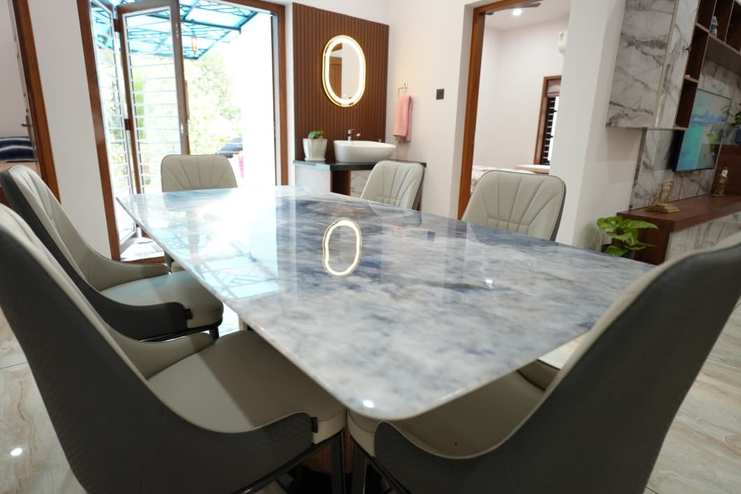 Modern Home gallery image 19