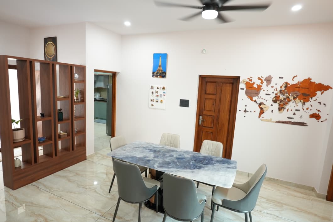 Modern Home gallery image 20