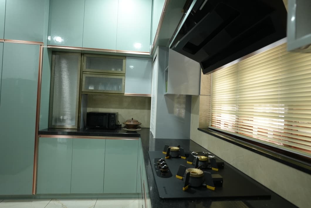 Modern Home gallery image 21