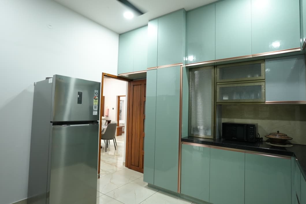 Modern Home gallery image 22
