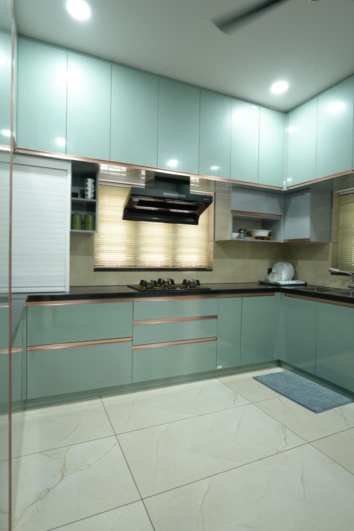Modern Home gallery image 23