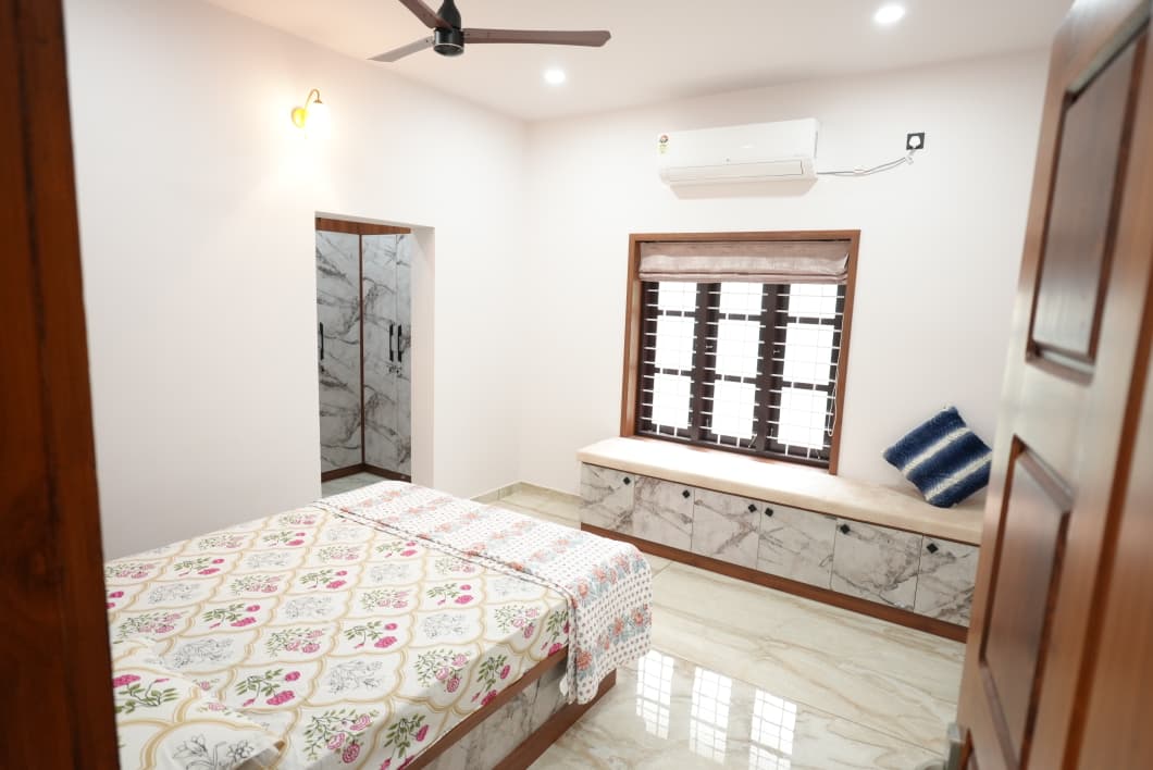 Modern Home gallery image 29