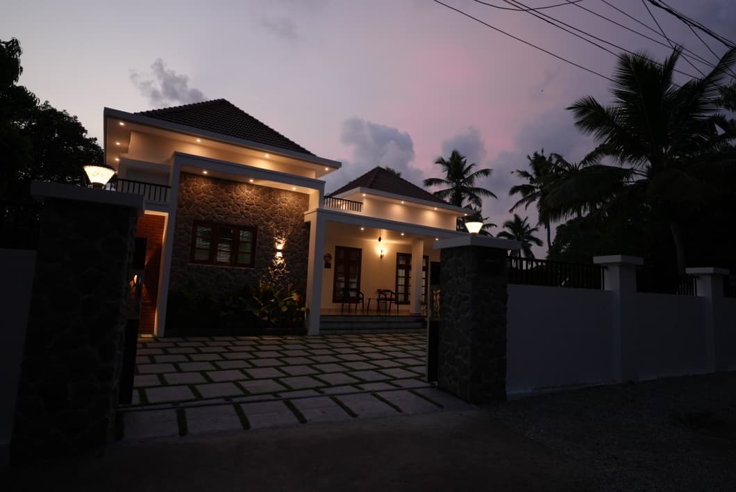Modern Home gallery image 3