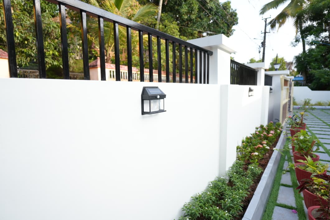 Modern Home gallery image 6