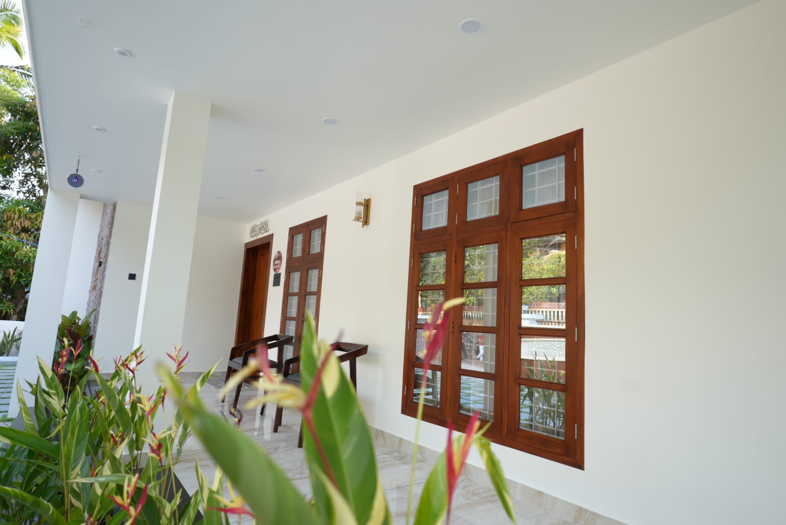 Modern Home gallery image 7