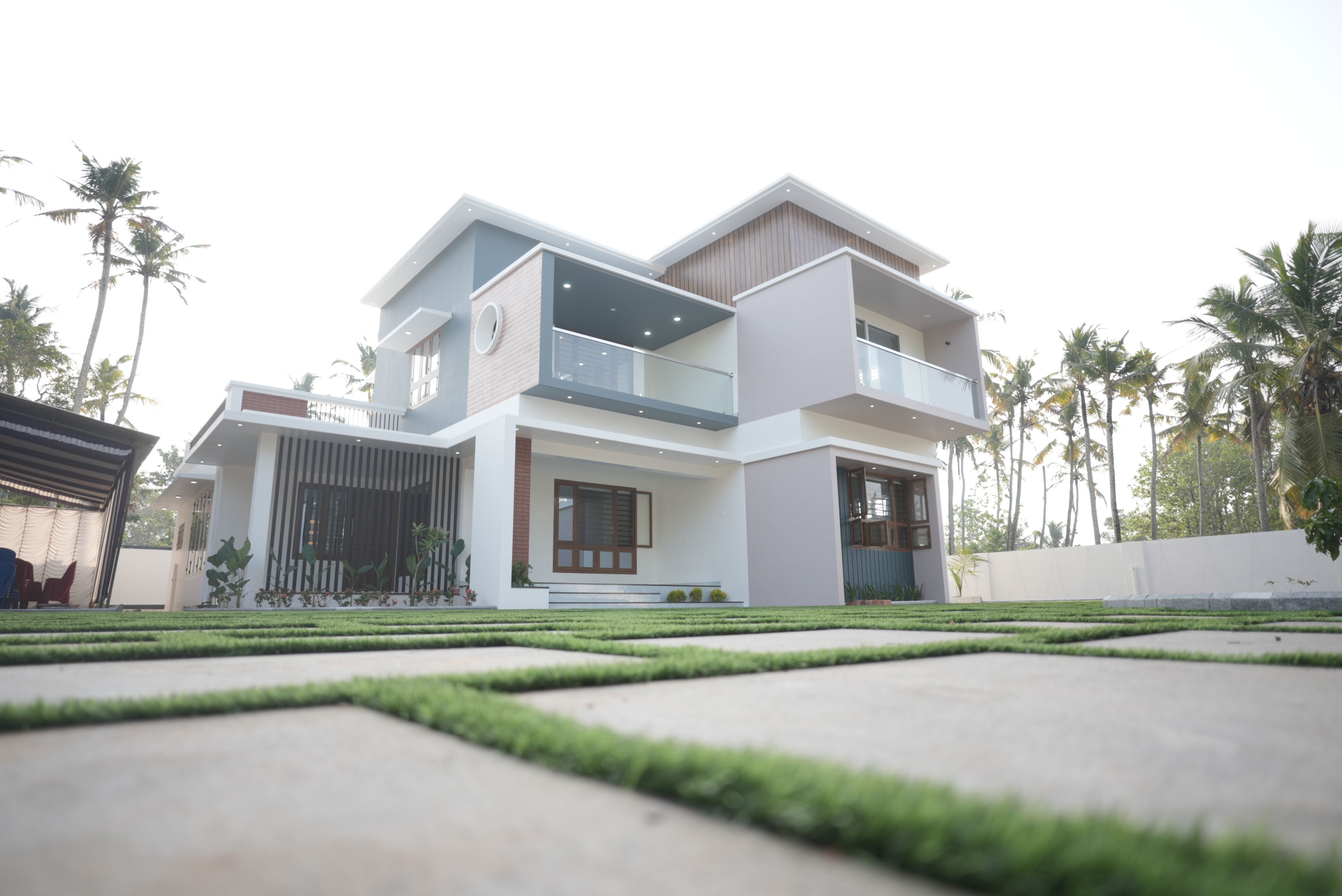 Modern Home gallery image 1