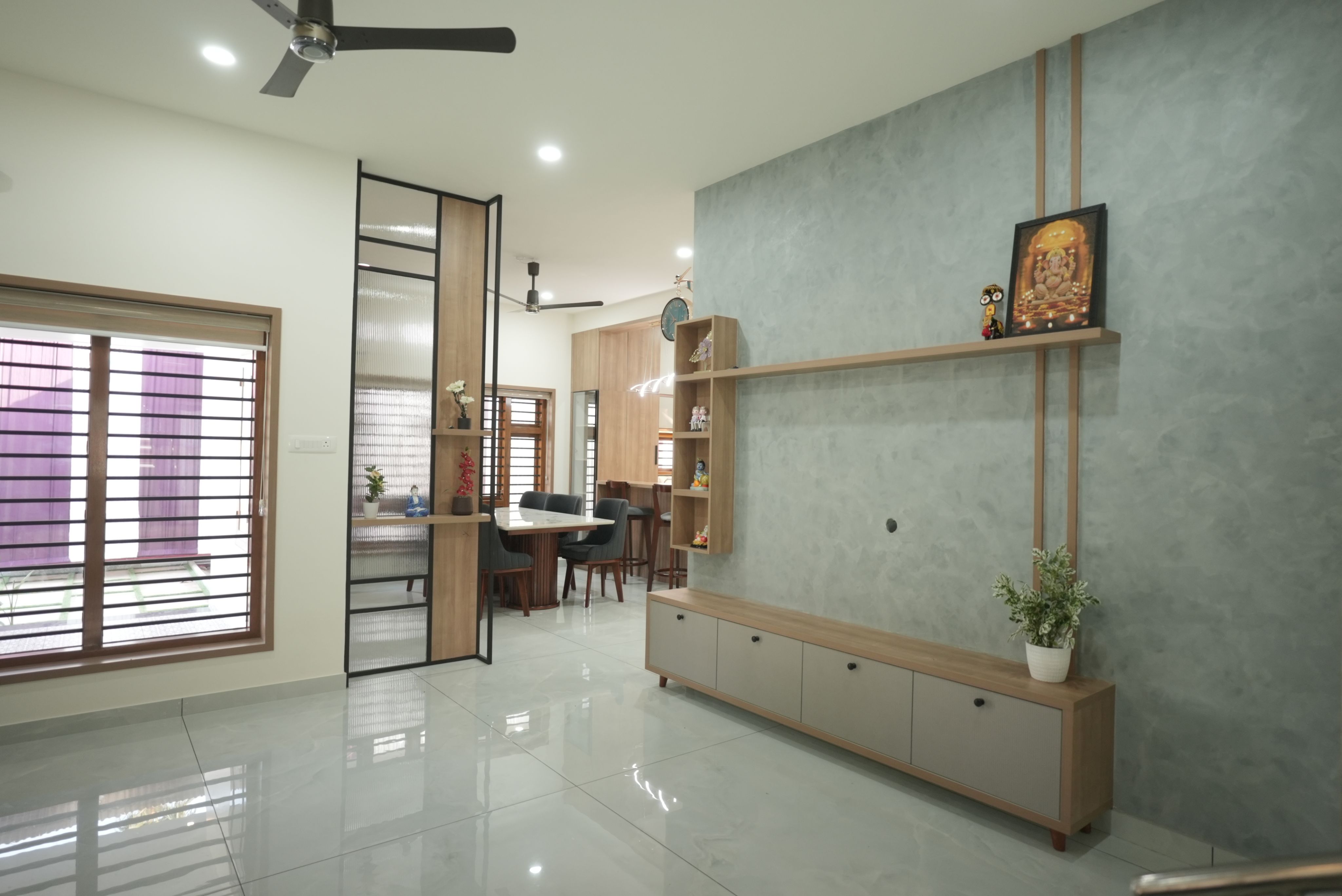 Modern Home gallery image 11