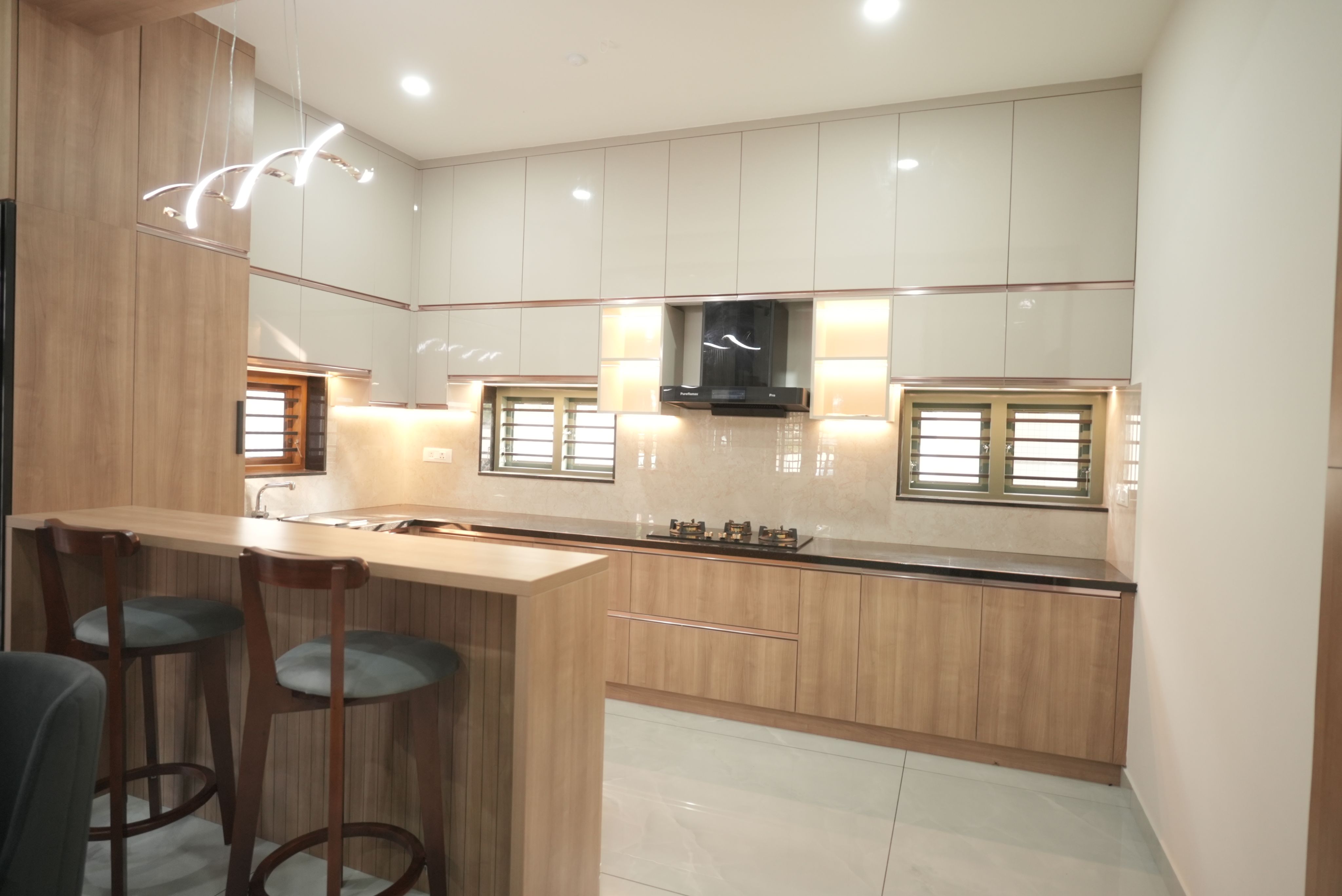 Modern Home gallery image 14