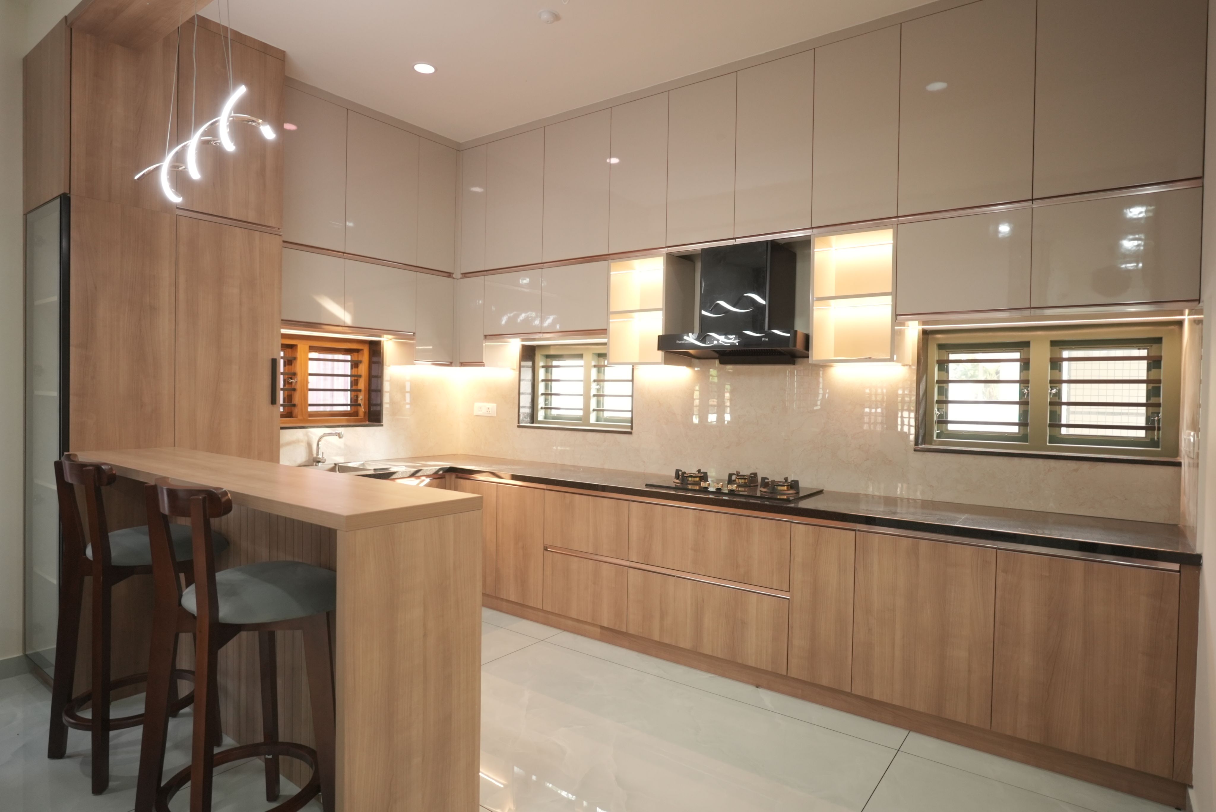 Modern Home gallery image 22
