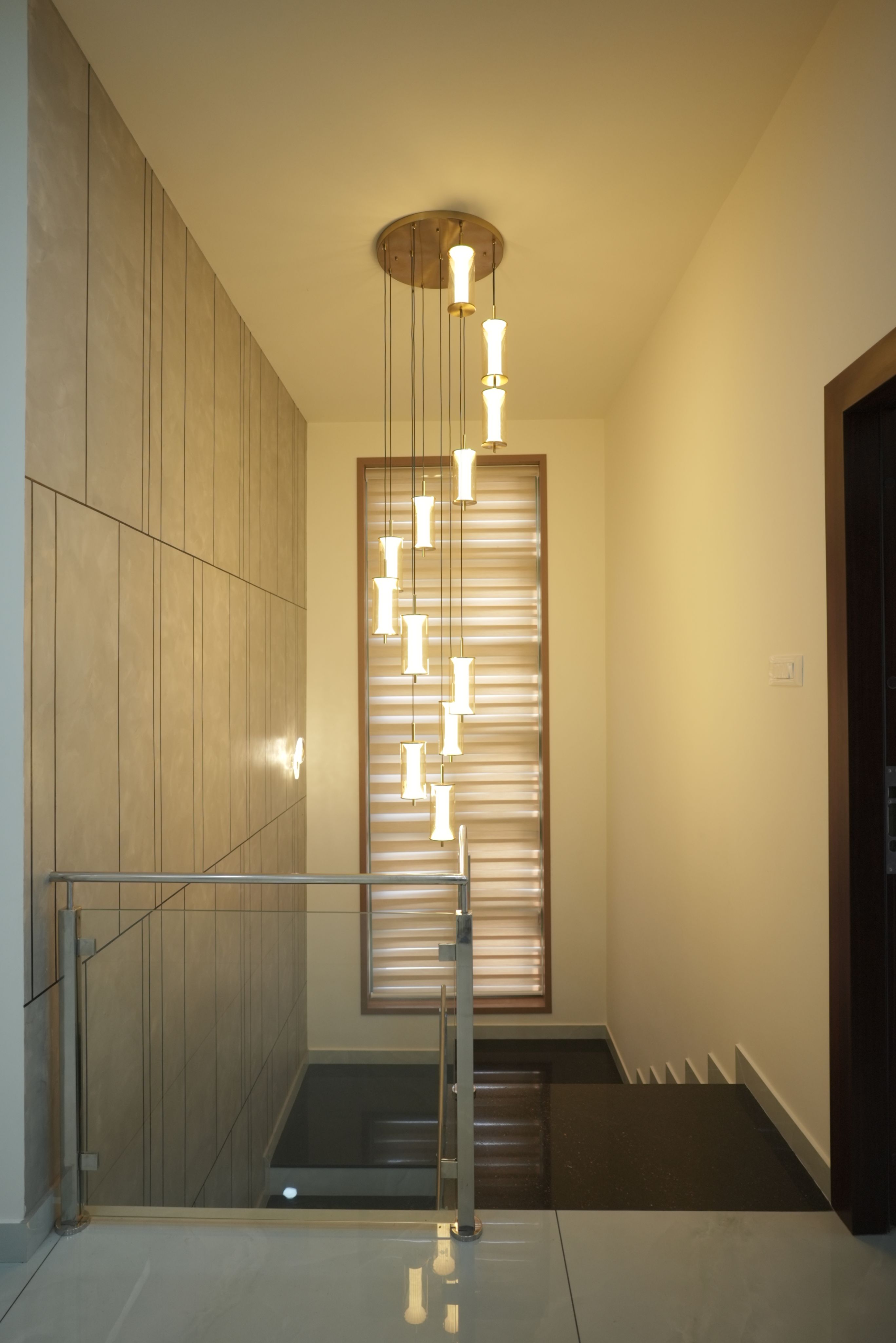 Modern Home gallery image 23