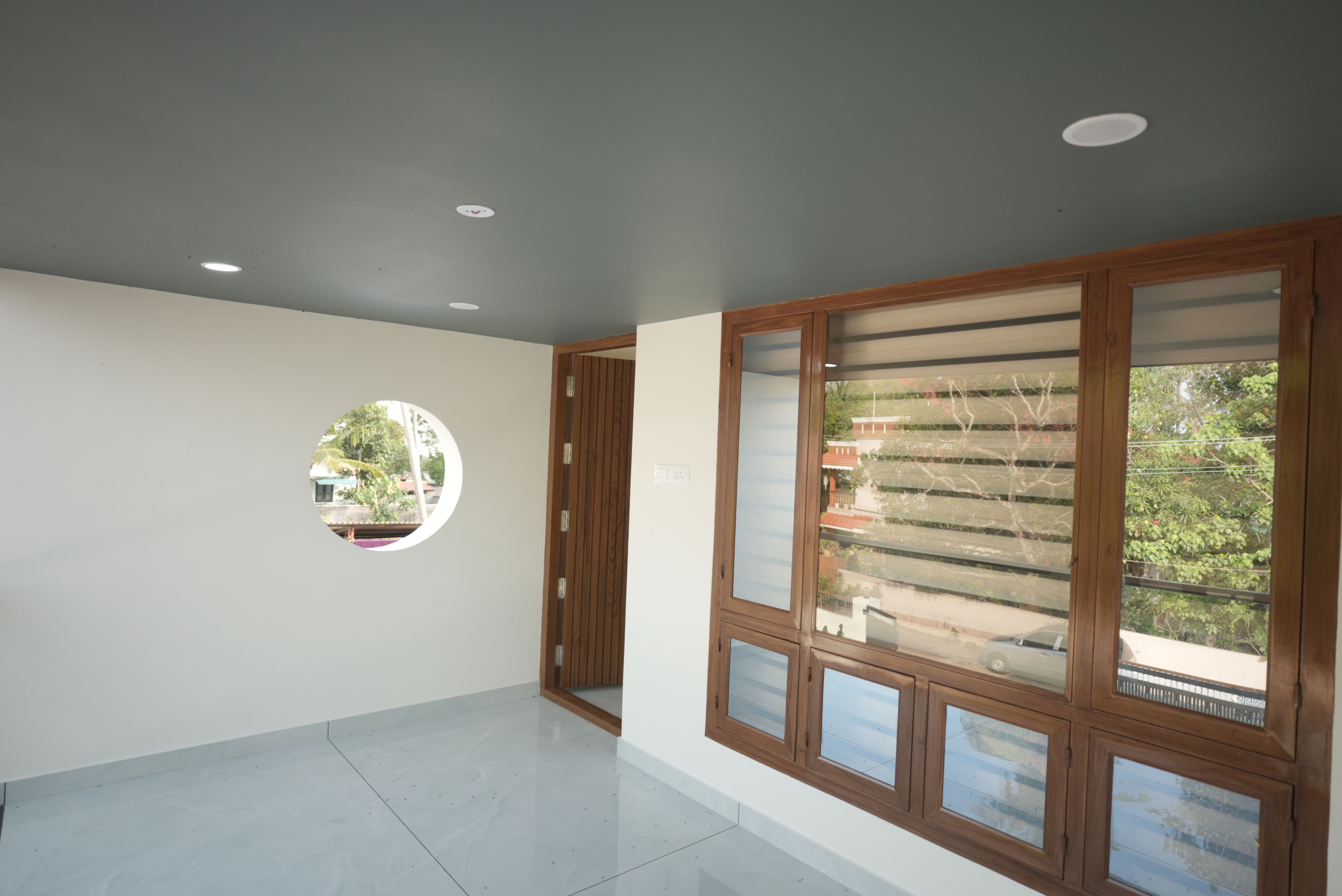 Modern Home gallery image 25