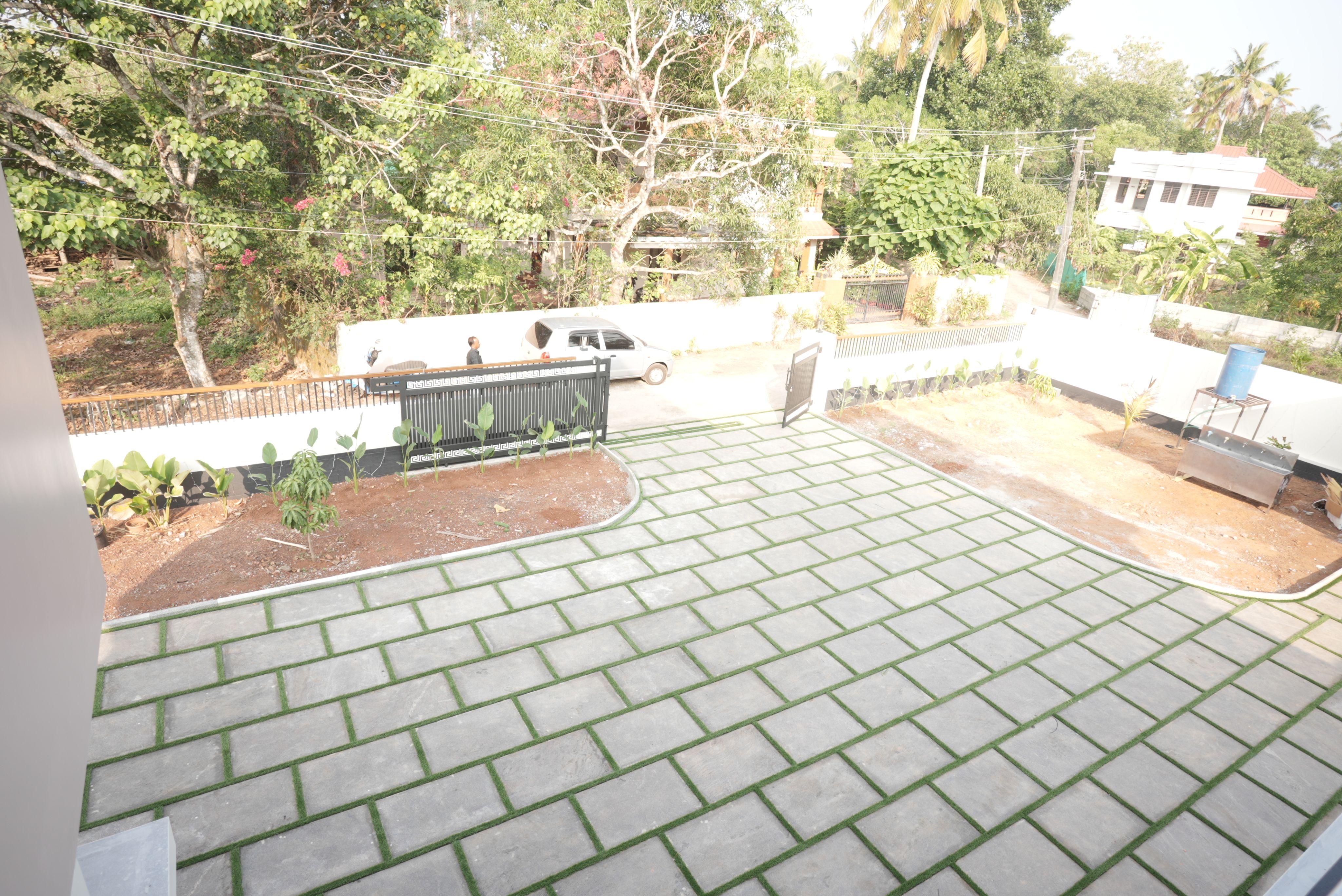 Modern Home gallery image 3