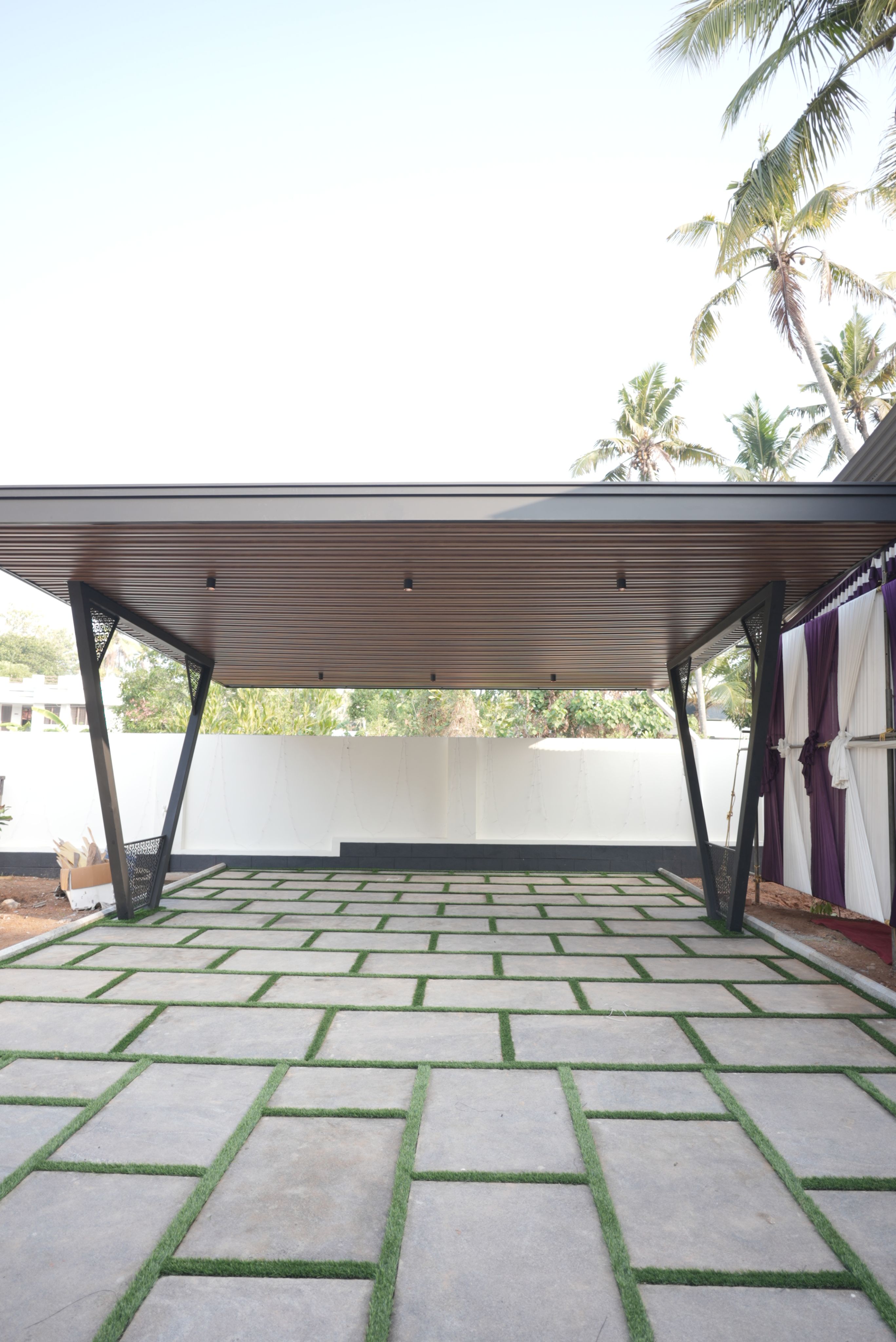 Modern Home gallery image 4
