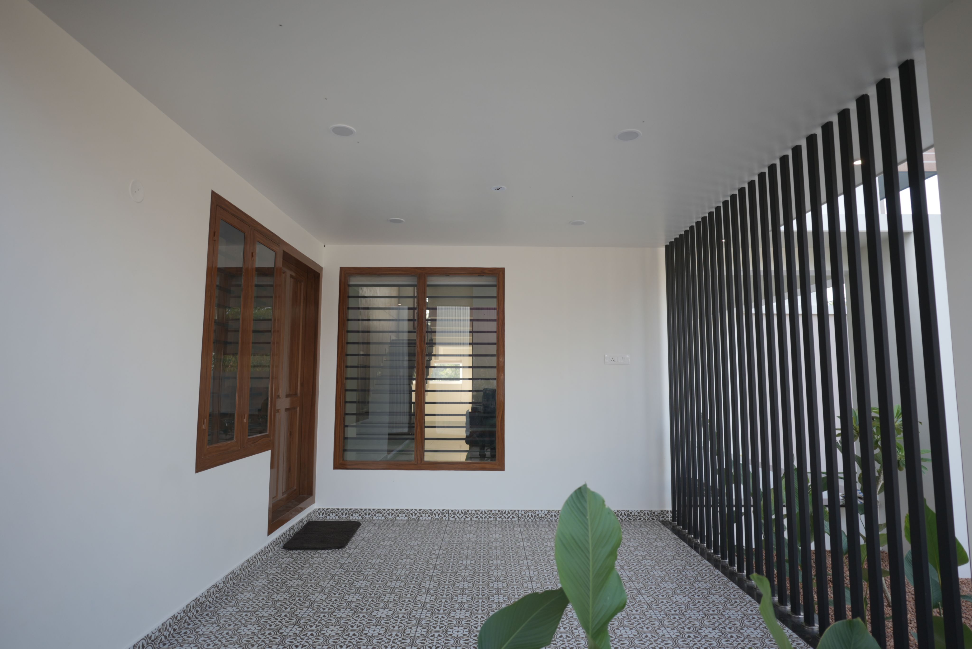 Modern Home gallery image 6