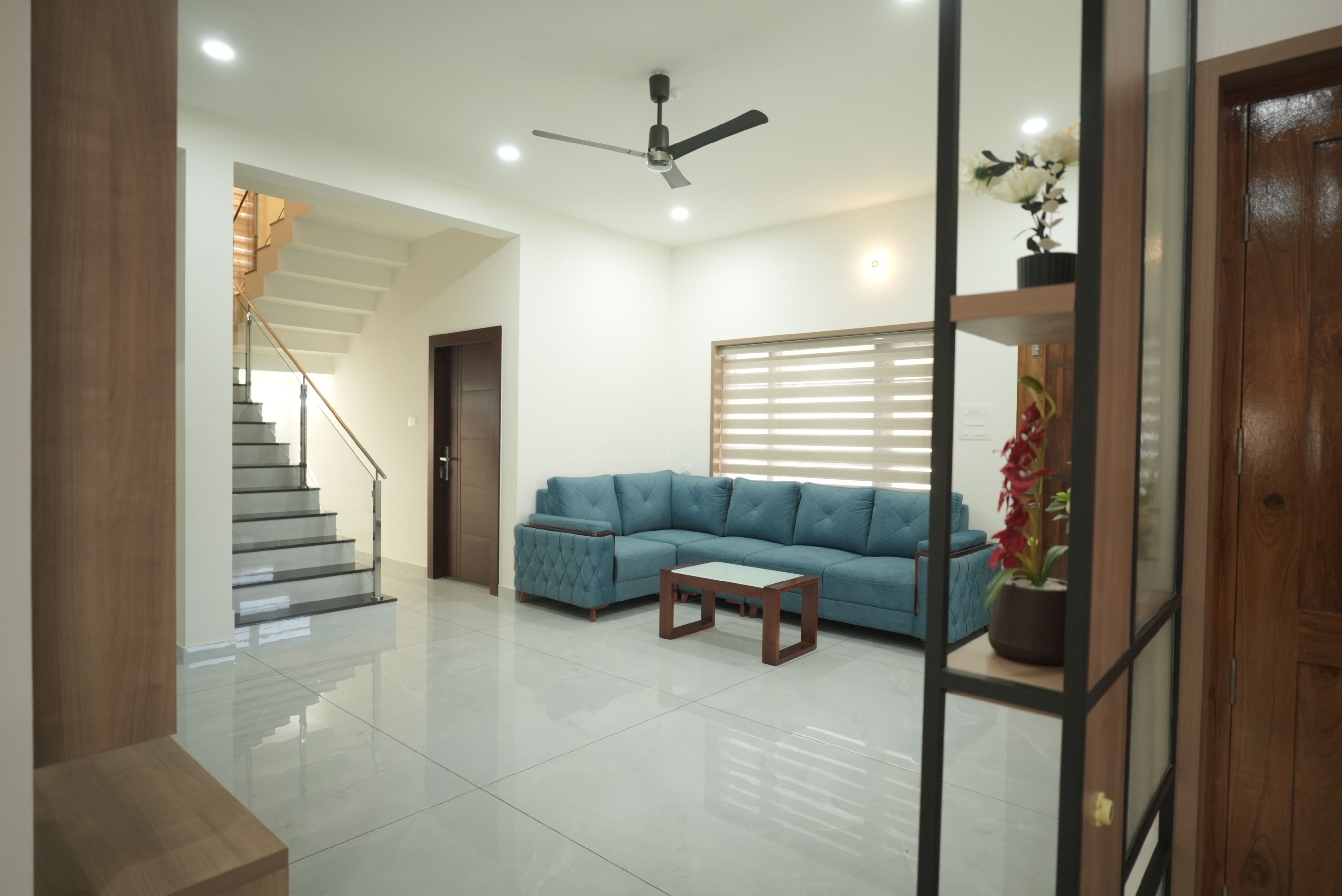 Modern Home gallery image 8