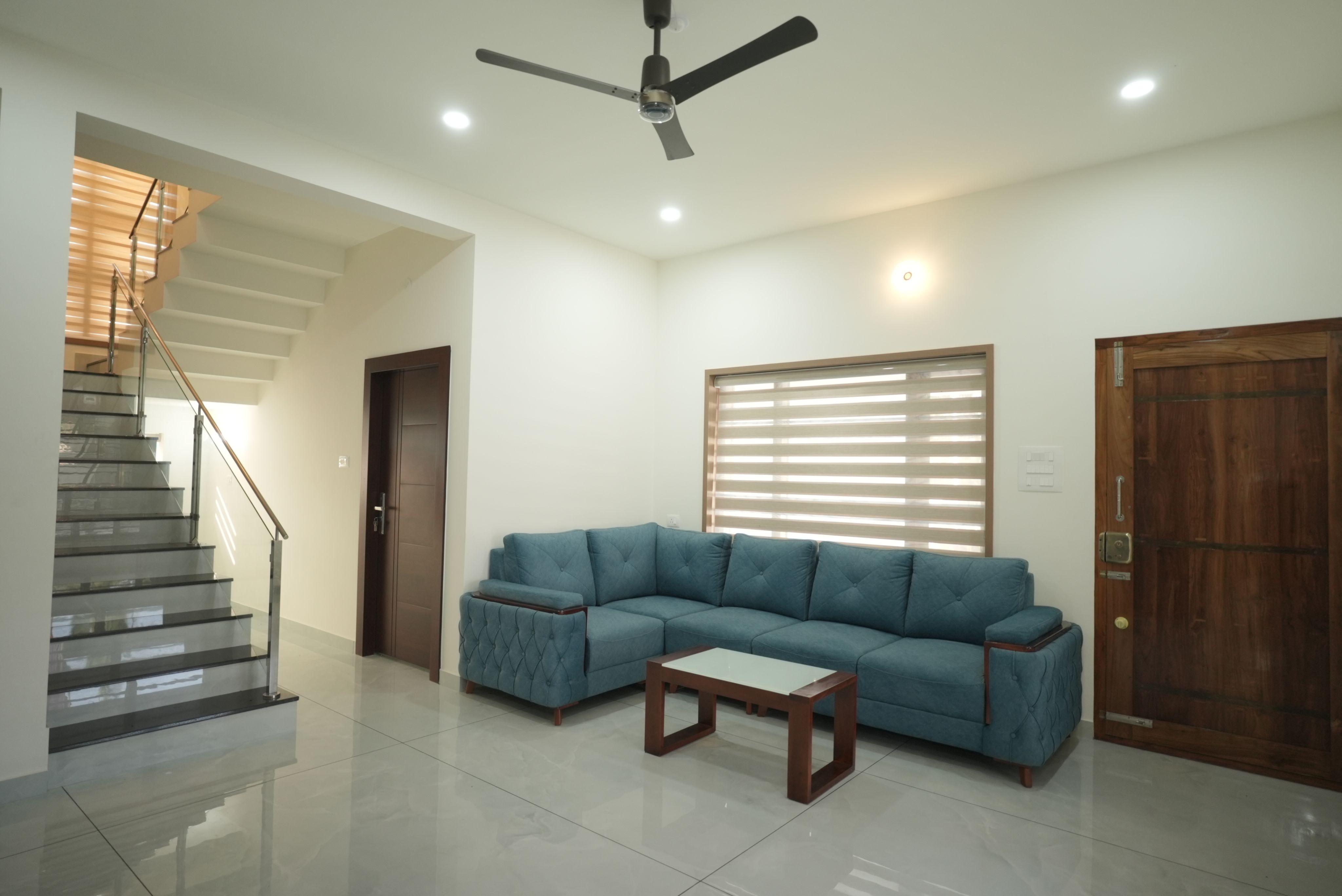 Modern Home gallery image 9