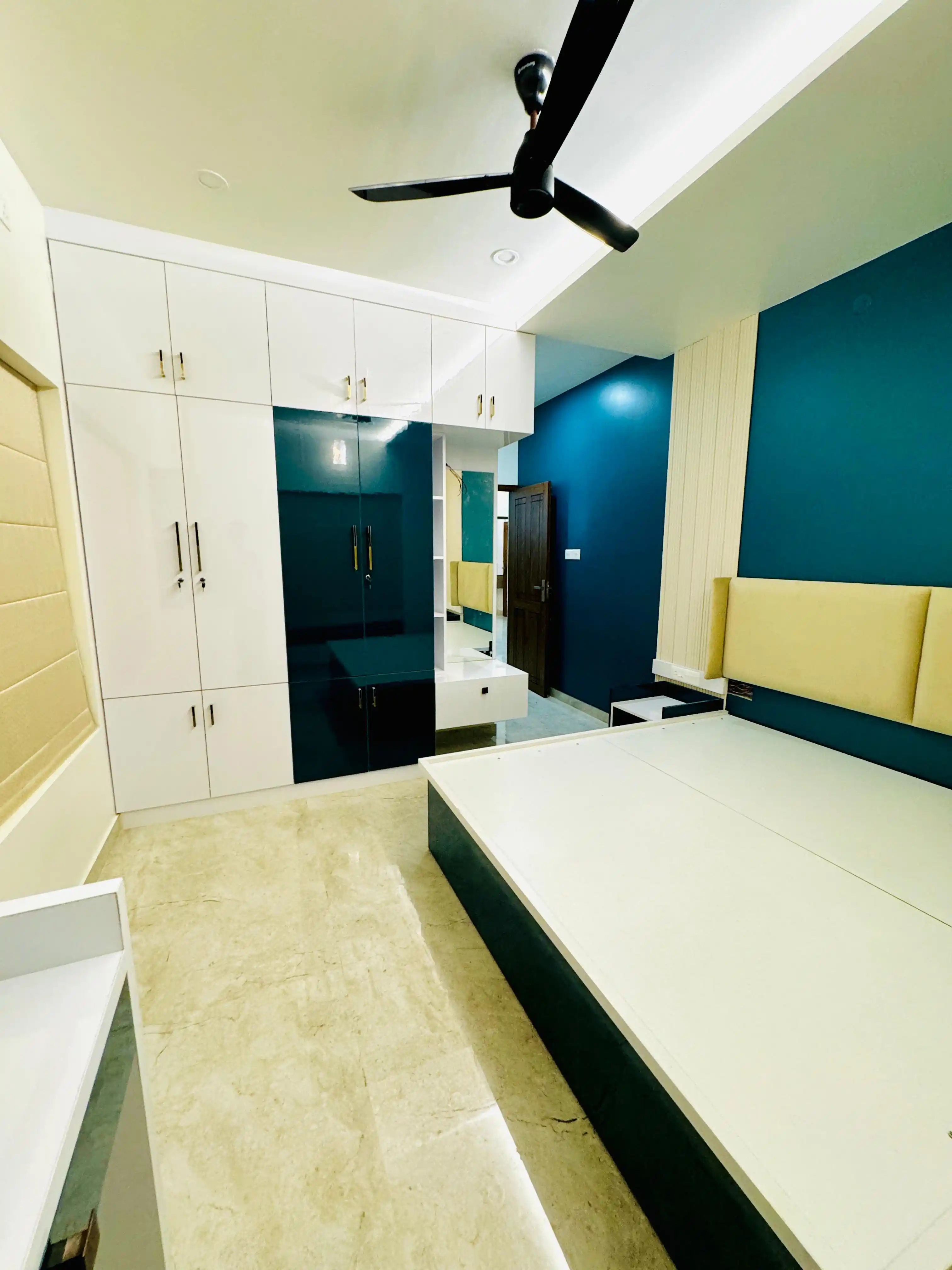 Contemporary gallery image 7