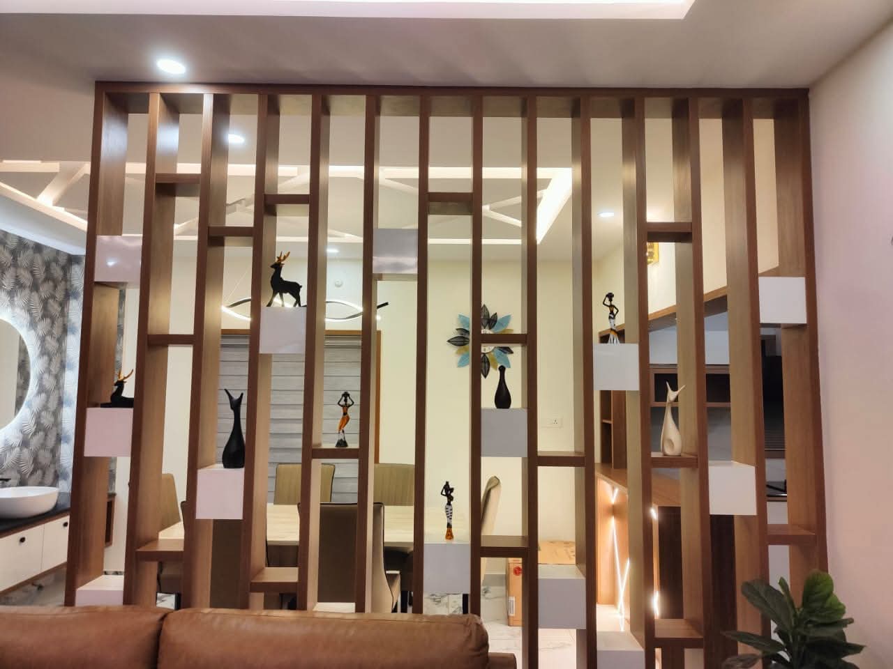 Modern Home gallery image 18